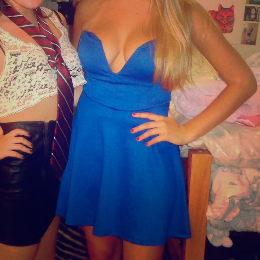 🦋 Plunge Dress